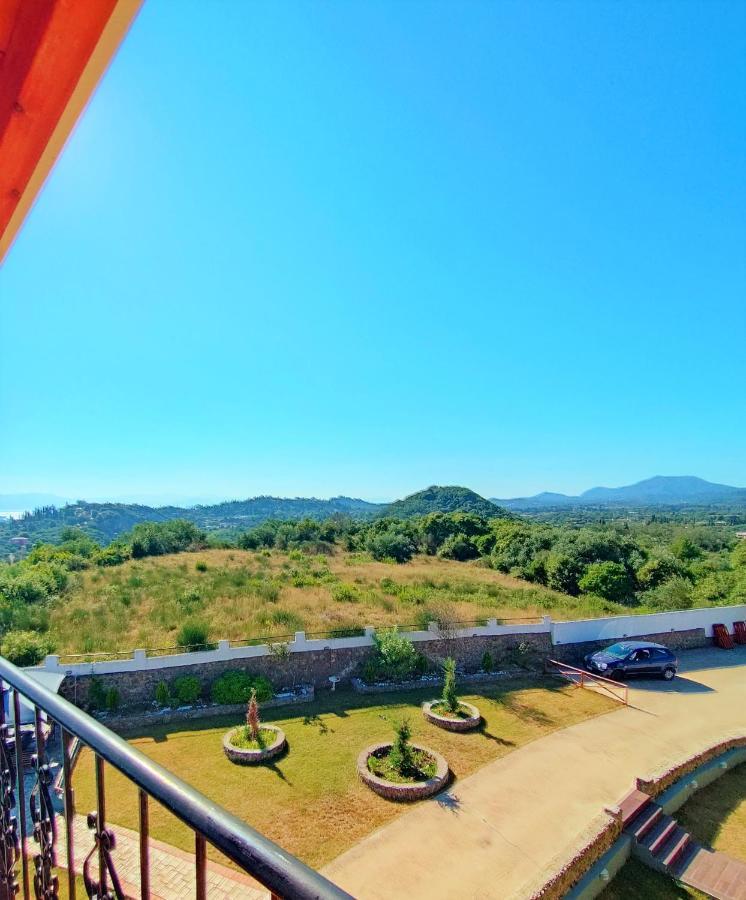 ゴウヴィアHeaven House With Poolアパートメント エクステリア 写真